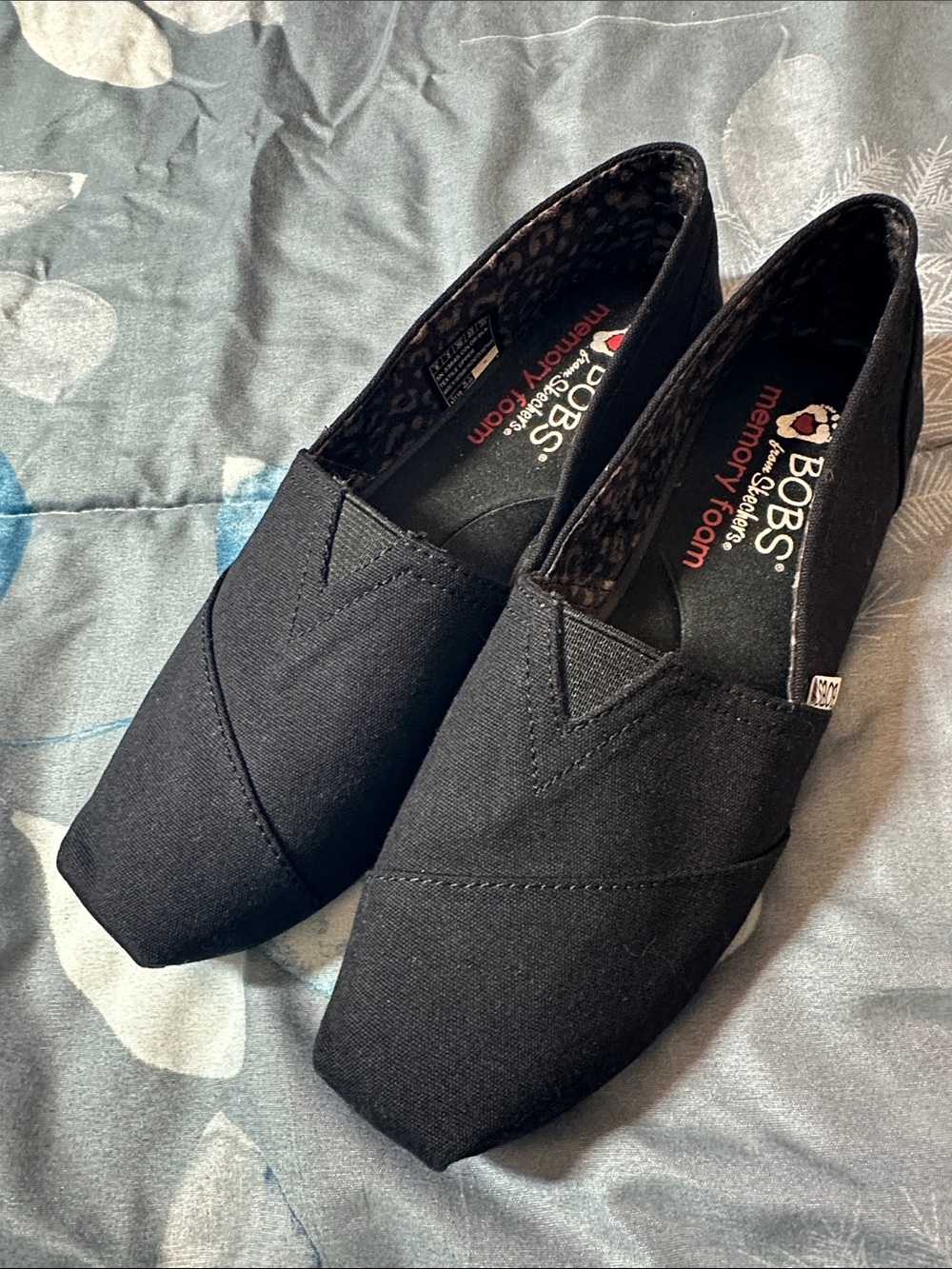 NWOT Skechers BOBS Black Slip-On Canvas Loafers Sz 6